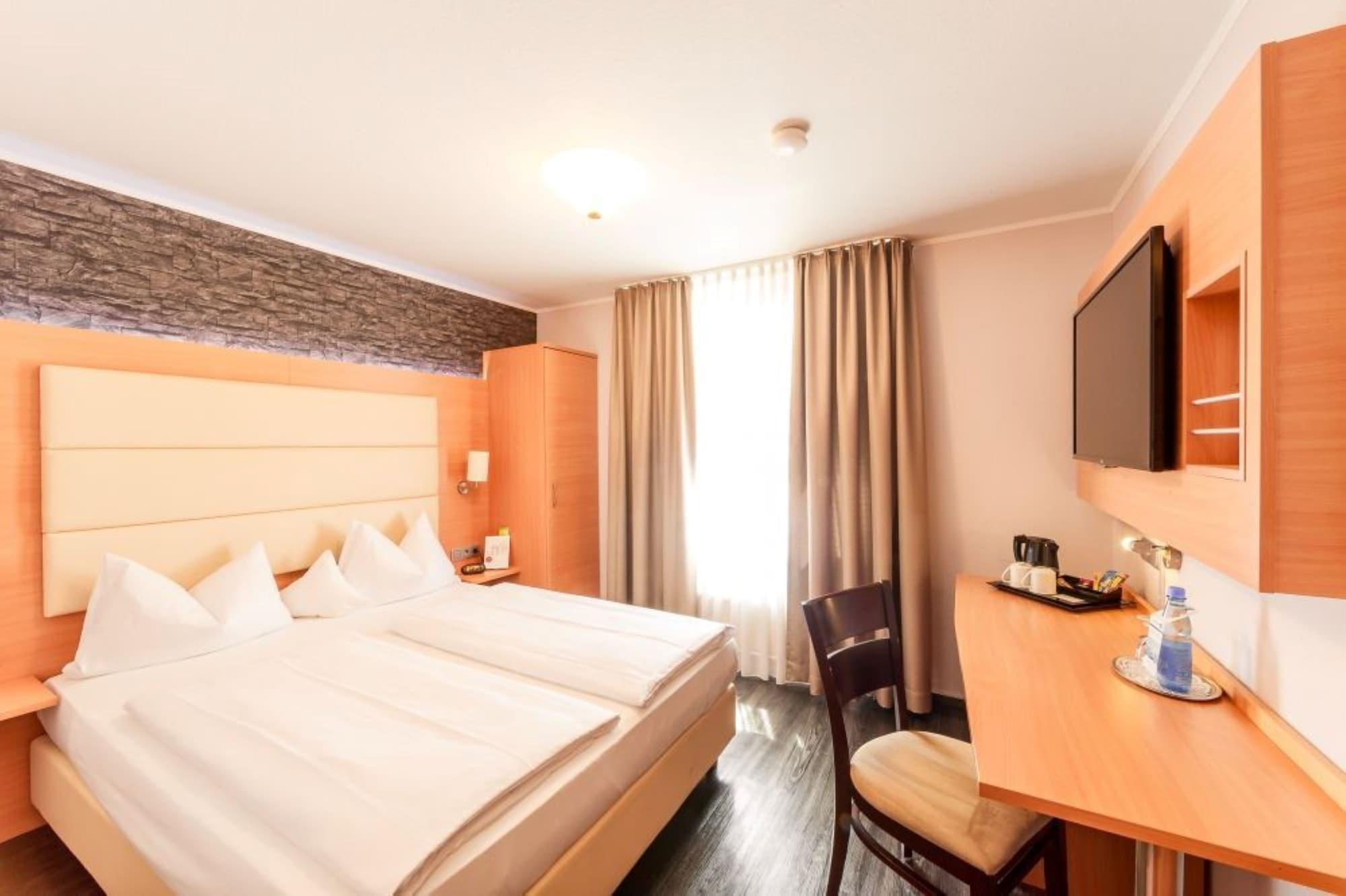 Plaza Inn Heilbronn Esterno foto